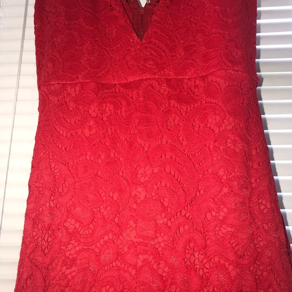 Wore it for prom, never will wear it again - Picture 2 of 3